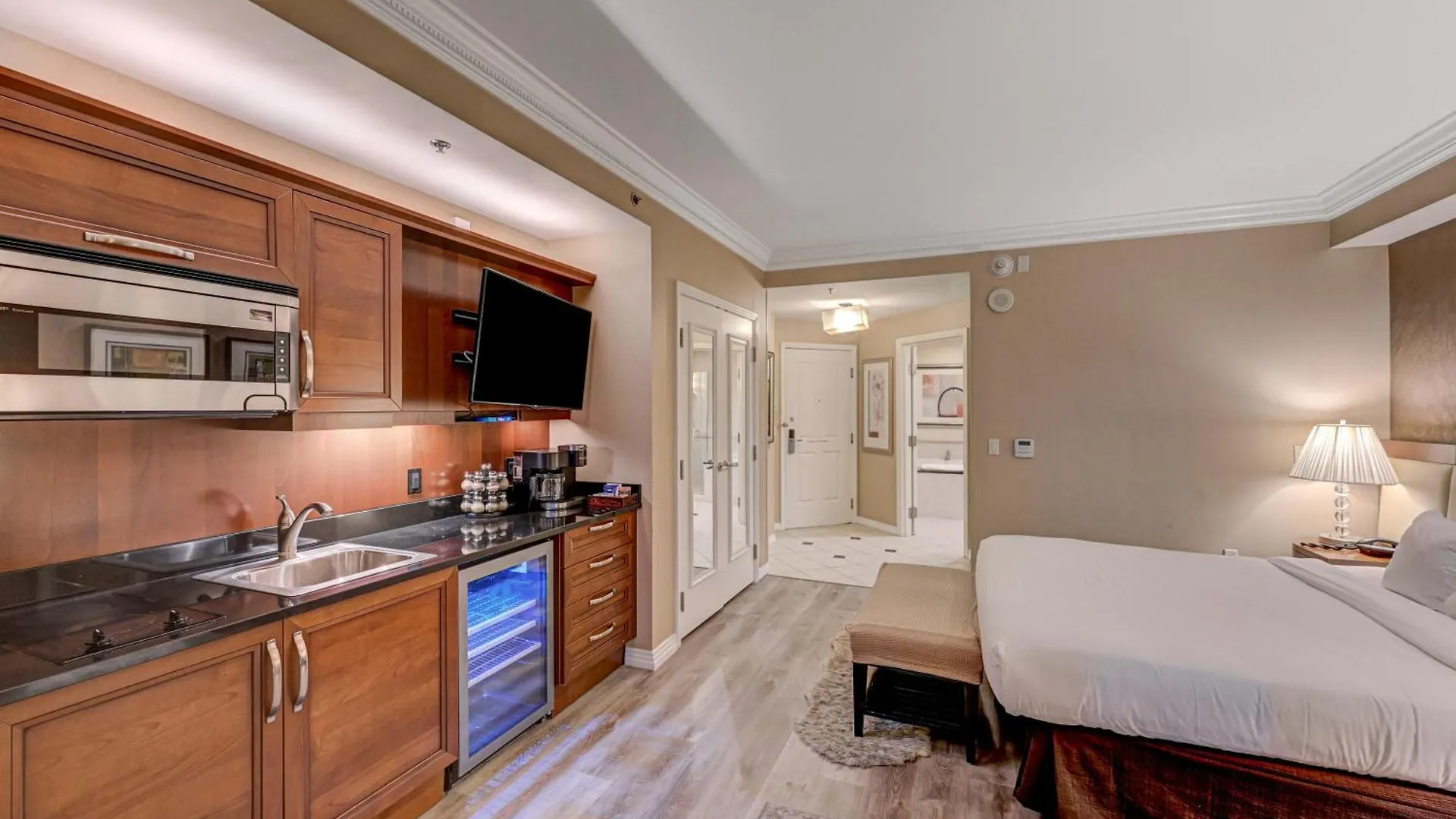 Luxury Studio Mgm Signature Best Location Lazy River No Resort Fee Las Vegas