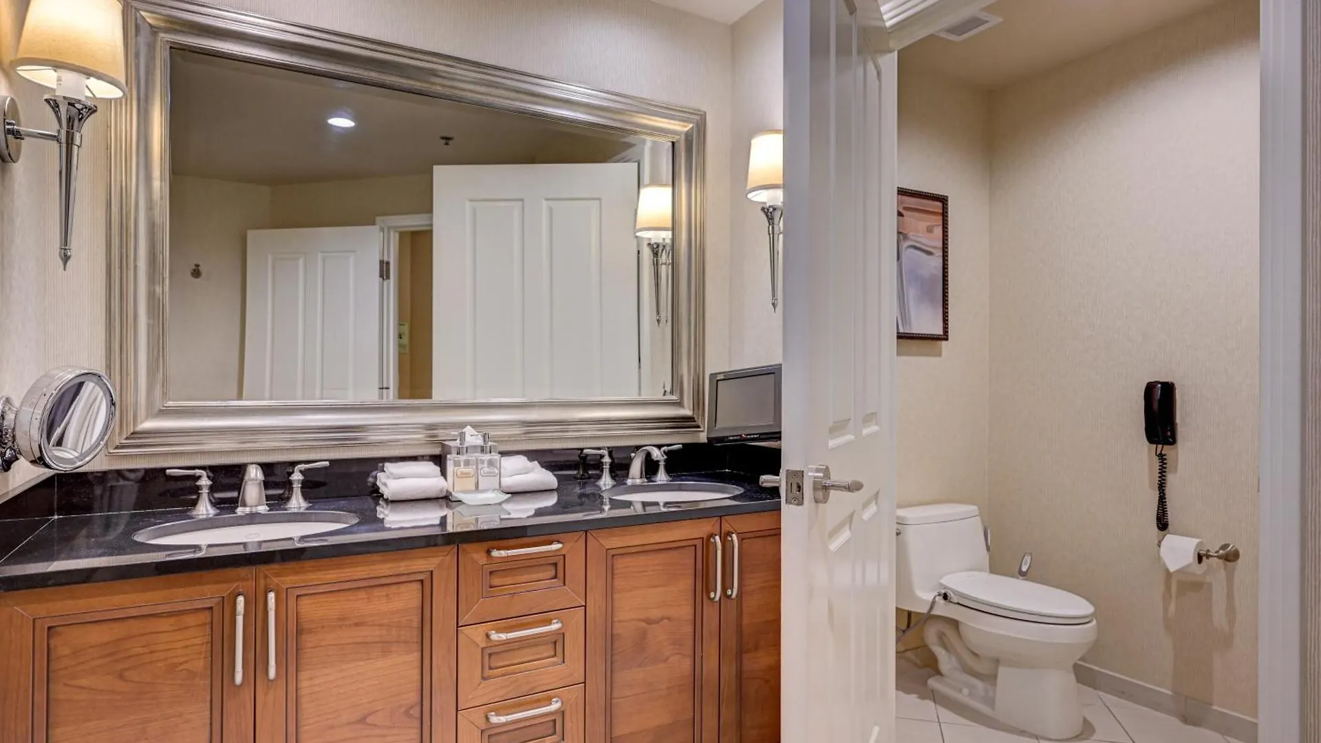 Luxury Studio Mgm Signature Best Location Lazy River No Resort Fee Las Vegas